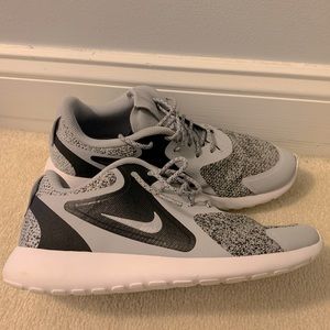 Nike Men’s revolution, running shoes